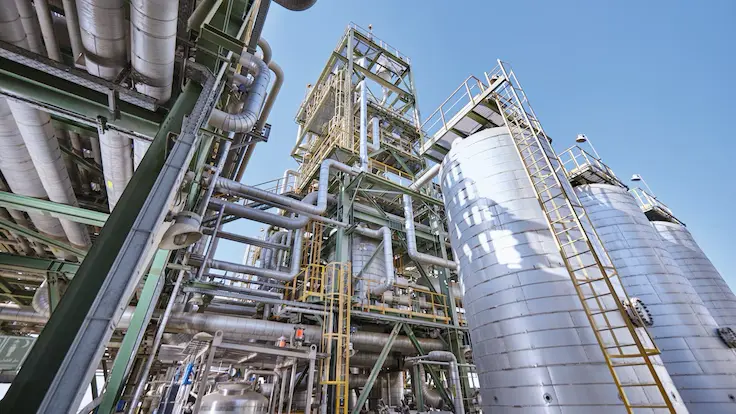 Case Study: Extending the Service Life of a Petrochemical Reactor with Refractory Castables